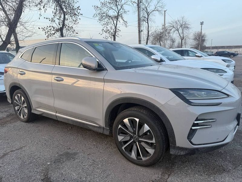 Byd Chempion 605km 2025modeli smooking rangi toshkentda tayyor.