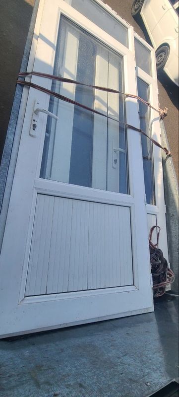 Akfa eshik romlar olamiz yaxshi narxlarda Olamiz metallom 24/7