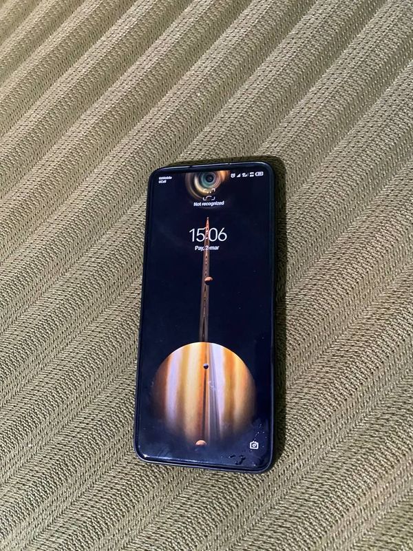 Srochne telefon sotiladi Techno Camon 18