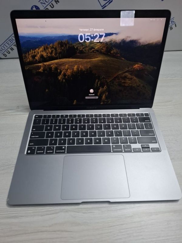 Macbook air M1 8/256 93 % emkost