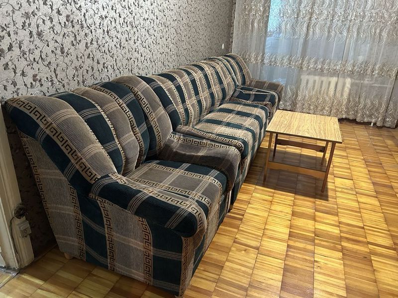 Продается диван + 2 кресла (комплект) Продается диван + 2 кресла (комплект)