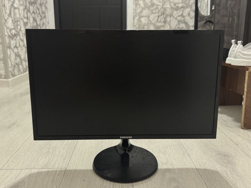 Монитор Samsung 23.5 Full-HD IPS Порты HDMI и VGA Монитор Samsung 23.5 Full-HD IPS Порты HDMI и VGA