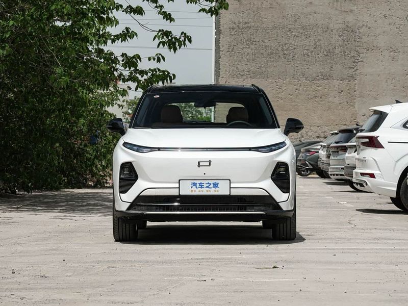 Bestune Yueyi 07 210км плагин гибрид 2025 модель