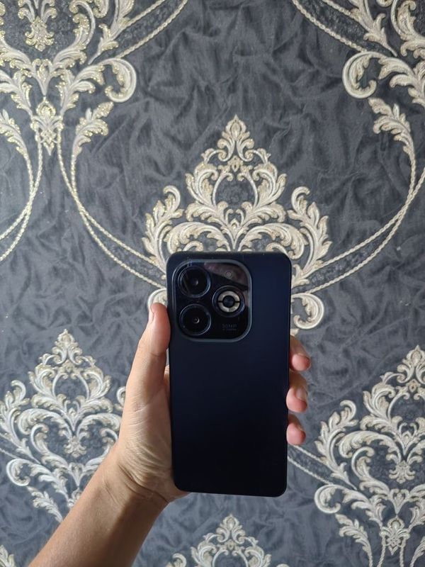 Infinix smart 8 plus 128gb 6000mah sotiladi