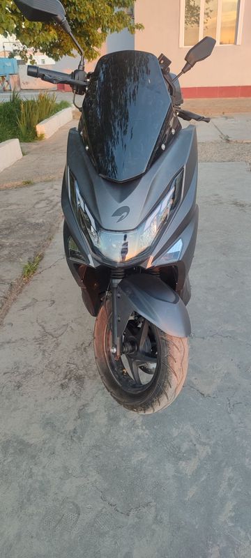 Скутер Maxi Pro 2025