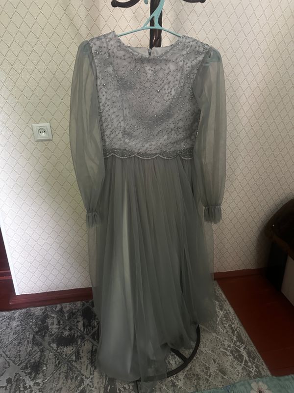 Razmer 42 xolati 2 martda kiyilgan akuratniy Razmer 42 xolati 2 martda kiyilgan akuratniy