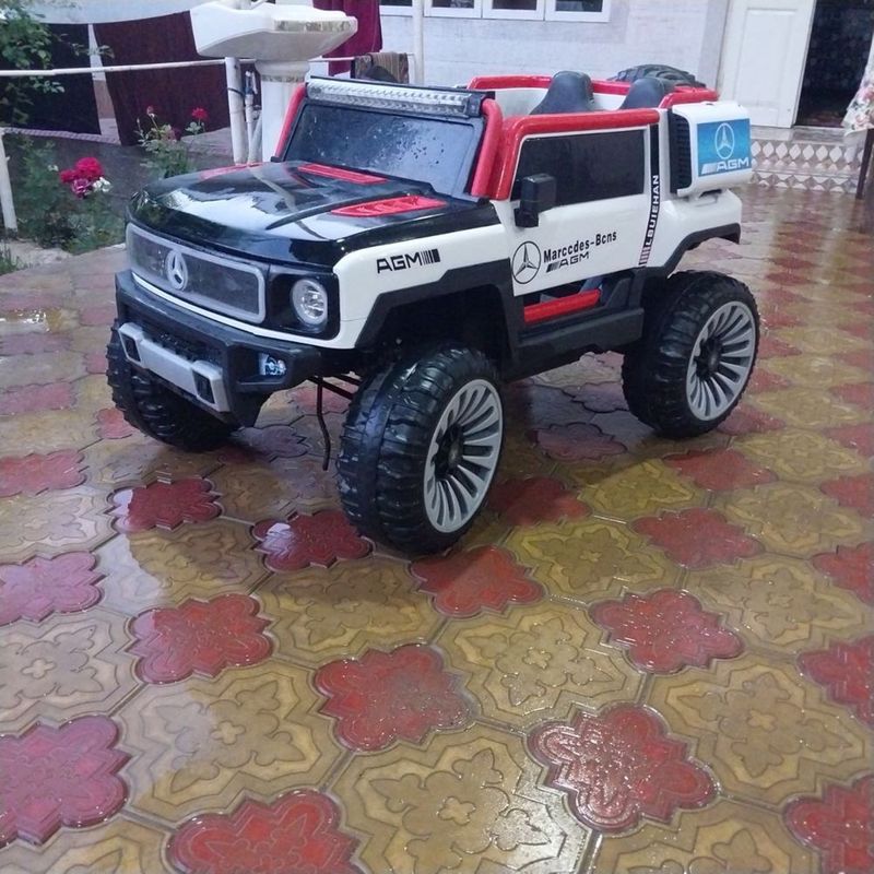 Pultli mashina sotiladi Pultli mashina sotiladi