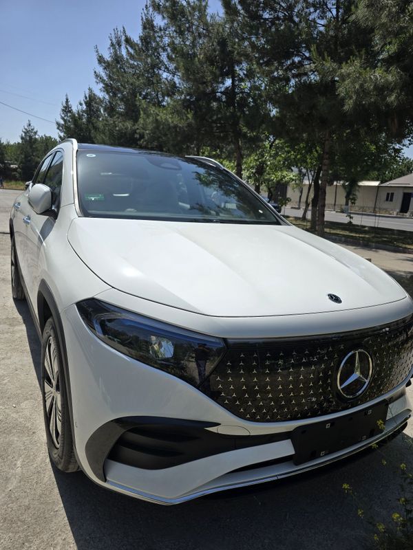 Mersades benz eqa260