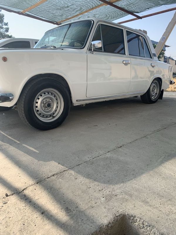 Продам жигули 21011