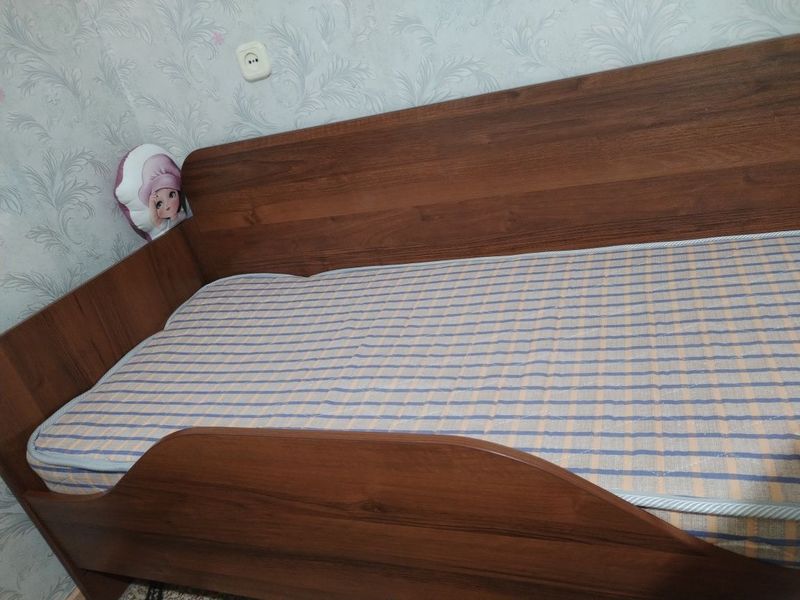 Кровать детская, с ортопедическим матрацем Кровать детская, с ортопедическим матрацем