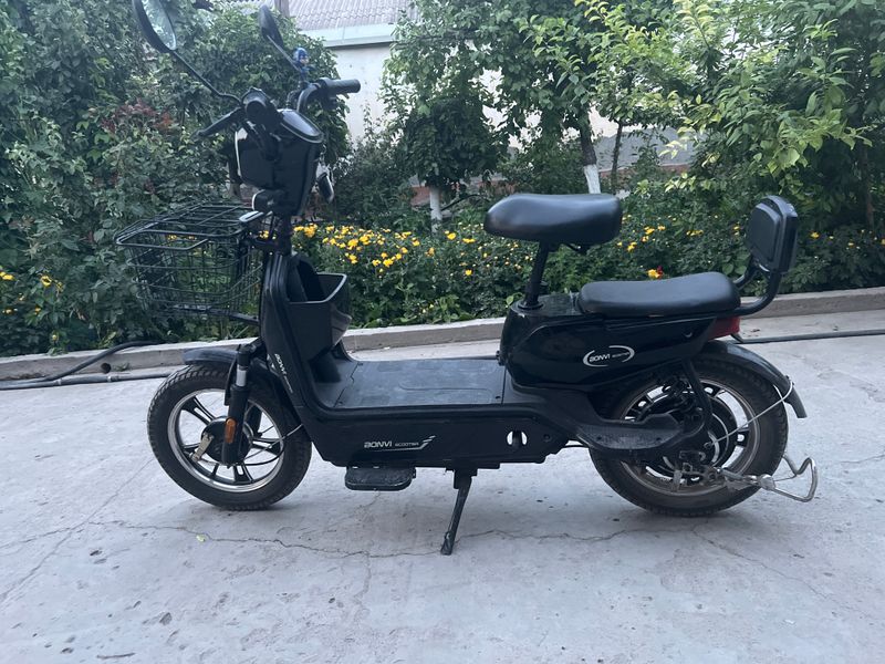 BONVI SCOOTER.нархи 4000000 сум шахрихон