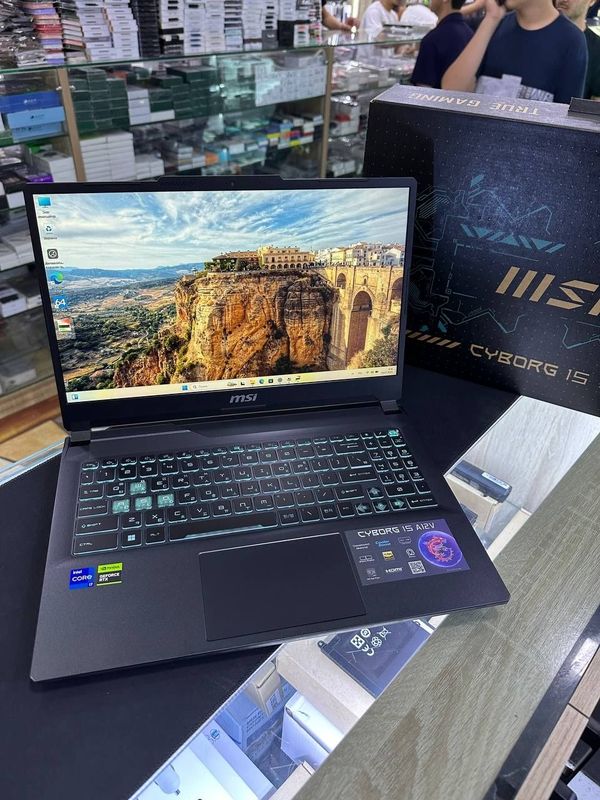 Msi Cyborg i7 12650H RTX 4060 xolati yengide