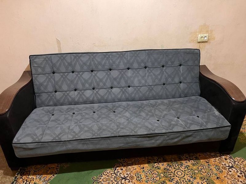 Срочнооо!!! Продается диван и кресло. Срочнооо!!! Продается диван и кресло.