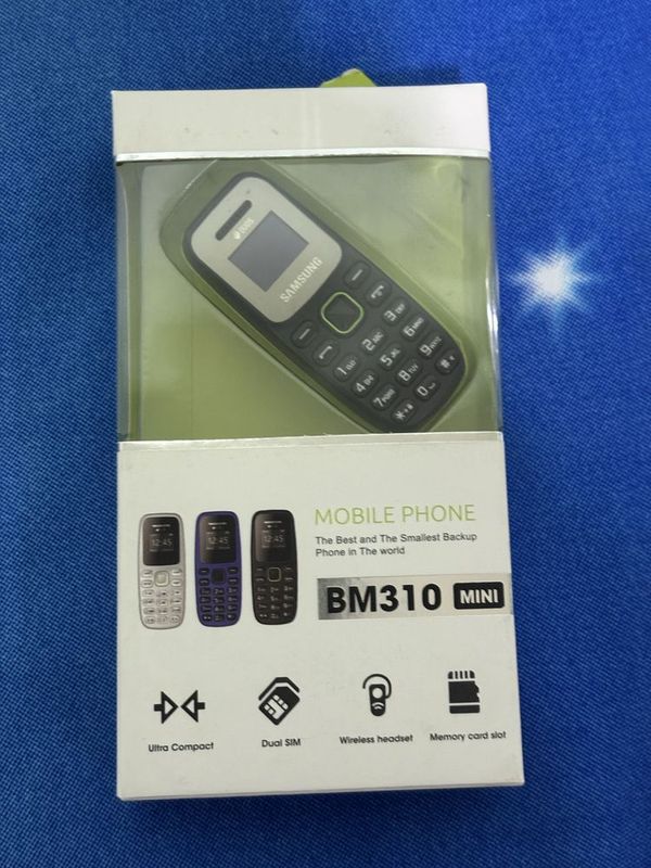 Mini telefon sotiladi yangi ishlatilmagan Mini telefon sotiladi yangi ishlatilmagan