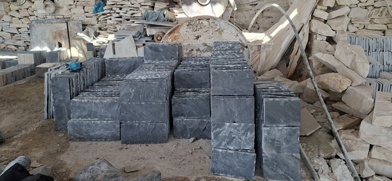 Marmar Granit mahsulotlari 20dan ortiq turlari bor .
