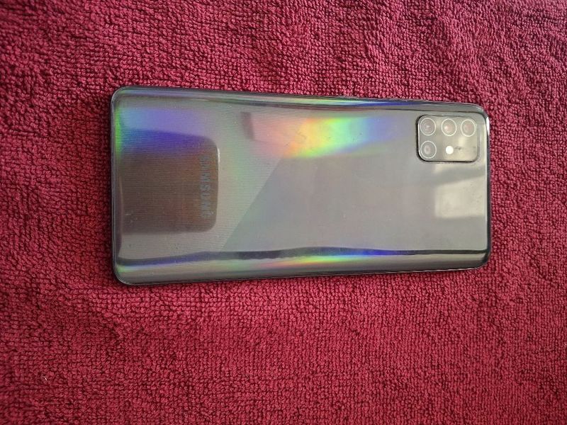Samsung a51 sotiladi Samsung a51 sotiladi