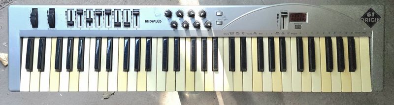 M-Audio Radium 61-Key USB Midi Controller M-Audio Radium 61-Key USB Midi Controller
