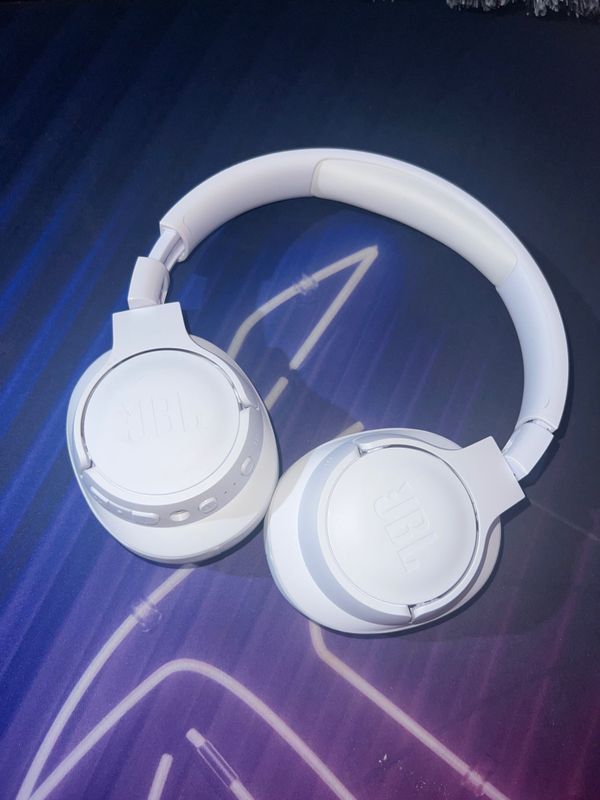 JBL 770 NC juda yaxshi holatda JBL 770 NC juda yaxshi holatda