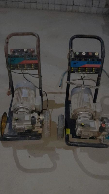 Karcher sotiladi 2ta shampun bochkasi bn Karcher sotiladi 2ta shampun bochkasi bn