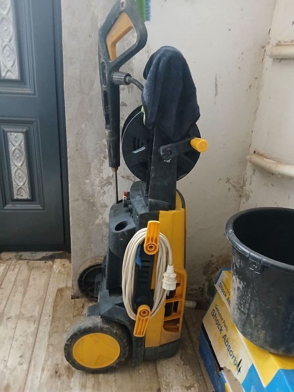 Karcher satiladi jaqsi jagdayda Karcher satiladi jaqsi jagdayda