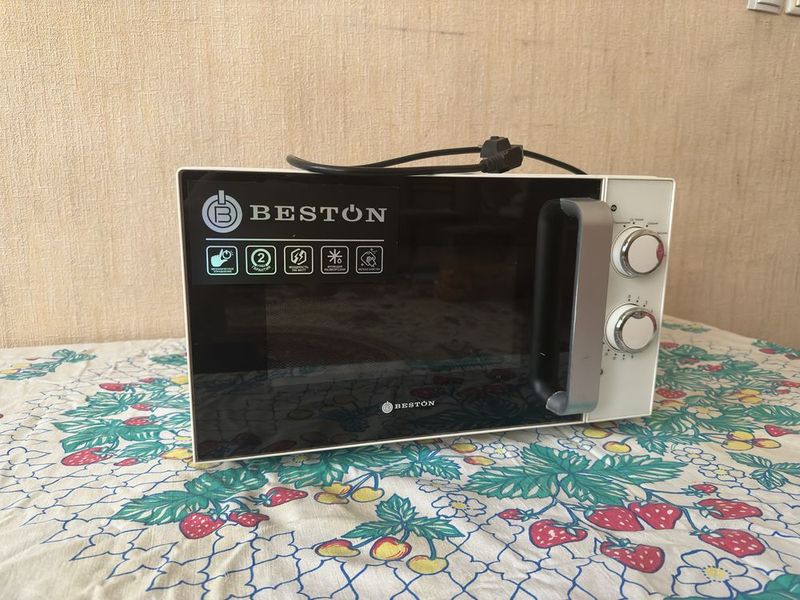 Микроволновка BESTON в идеальном состоянии