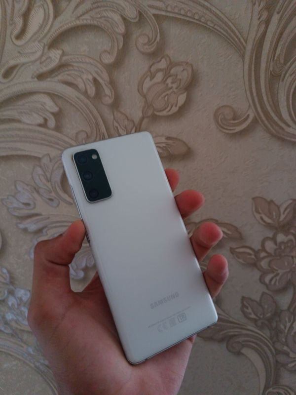 Samsung S20 FE 8/128Gb Samsung S20 FE 8/128Gb