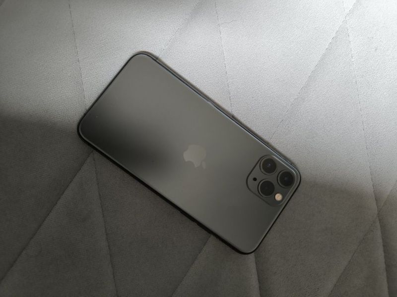 Продаю iPhone 11 pro