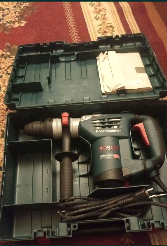 Перфоратор BOSCH