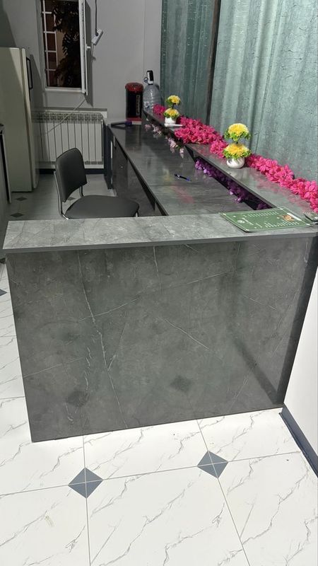 Ofis mebellari resepshn stol va stullar sotiladi Ofis mebellari resepshn stol va stullar sotiladi