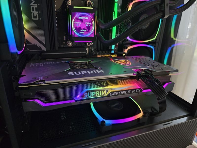 MSI SUPRIM X RTX 3070 TI 8GB top igrovoy videokarta MSI SUPRIM X RTX 3070 TI 8GB top igrovoy videokarta
