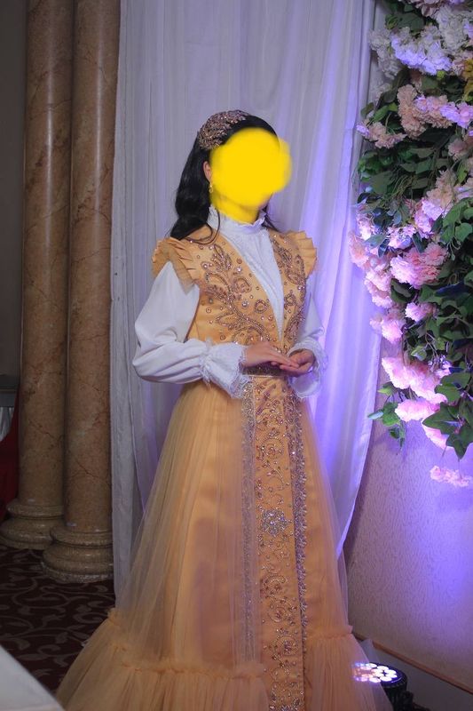 Kelin ansanbl ko’ylak,milliy libos,diademasi bilan Kelin ansanbl ko’ylak,milliy libos,diademasi bilan