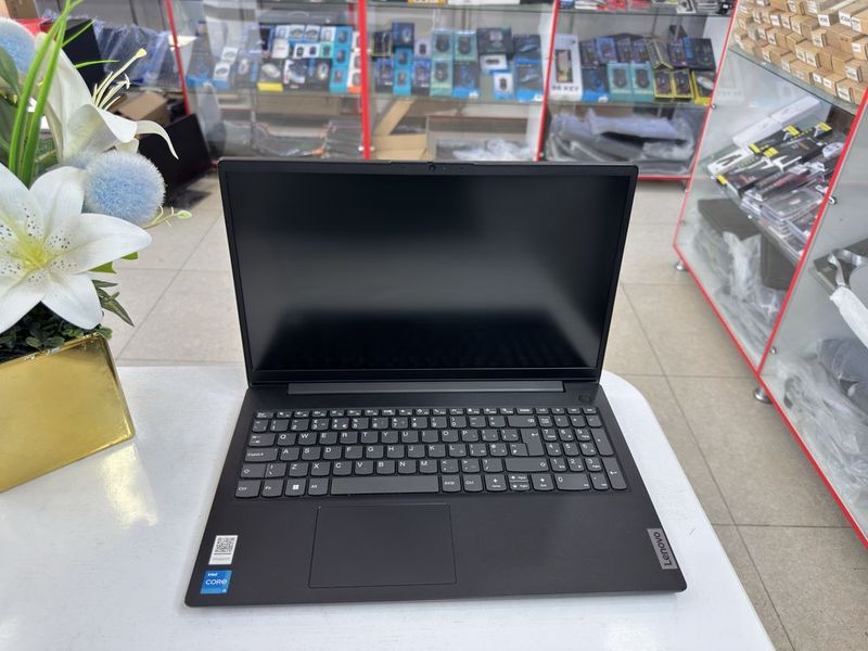 lenovo core i3-12 avlod 8/256 ssd lik zor holatda keldi, dasturlashga