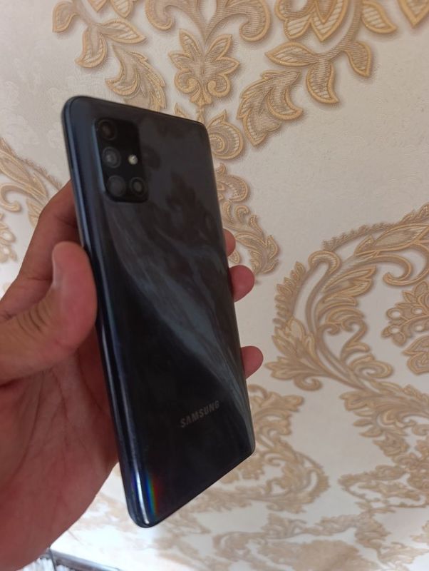 Samsung A71 ortacha holatda