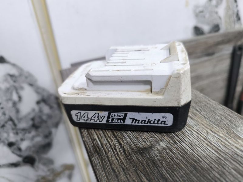 Батарейка от makita 14v Батарейка от makita 14v