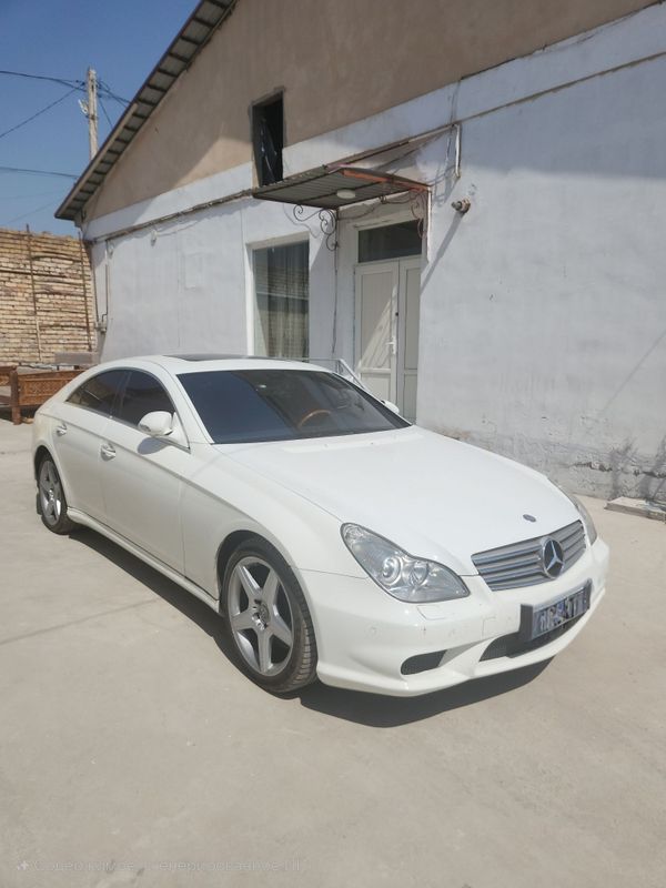 Mercedes Benz CLS500 Банан Mercedes Benz CLS500 Банан