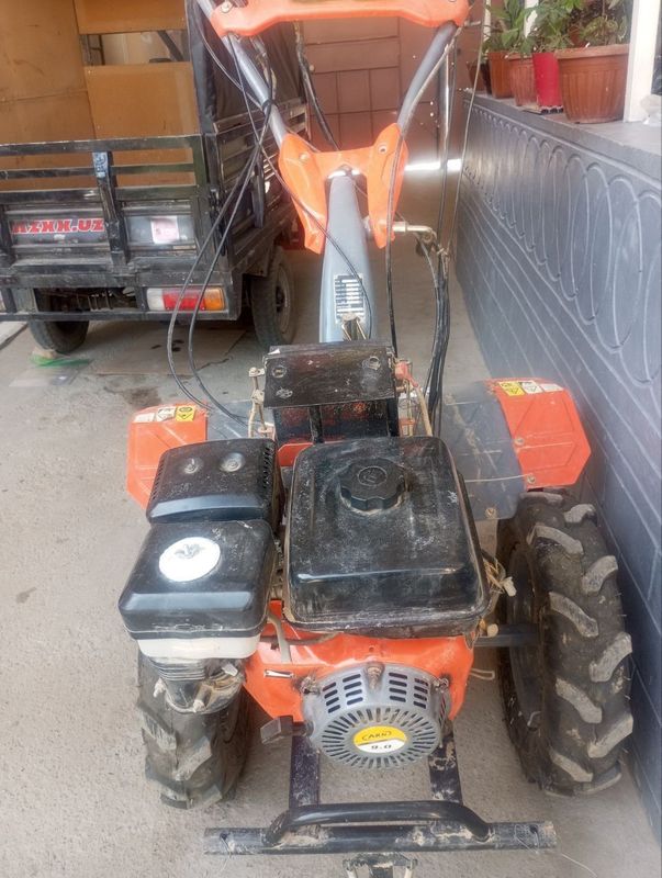 Yer haydidgan traktor Yer haydidgan traktor