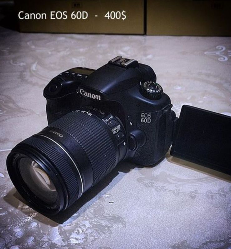 Canon EOS 60D, +батарея зарядка + сумка +64гб флешка
