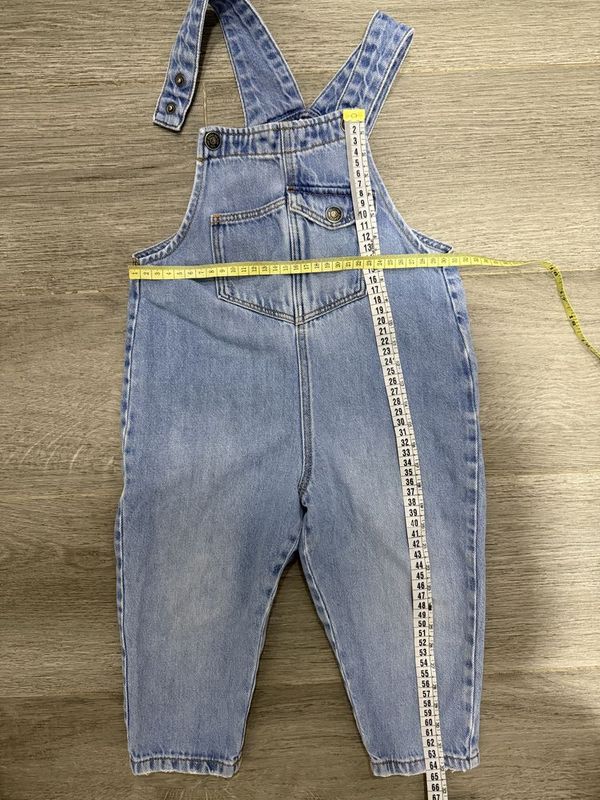 Джинсоввй комбинезон Zara 2-3 года,92-98 см Джинсоввй комбинезон Zara 2-3 года,92-98 см