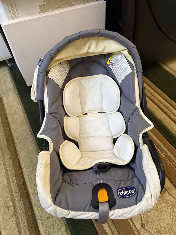 Kreslo sideniye сидение для детей chicco Kreslo sideniye сидение для детей chicco