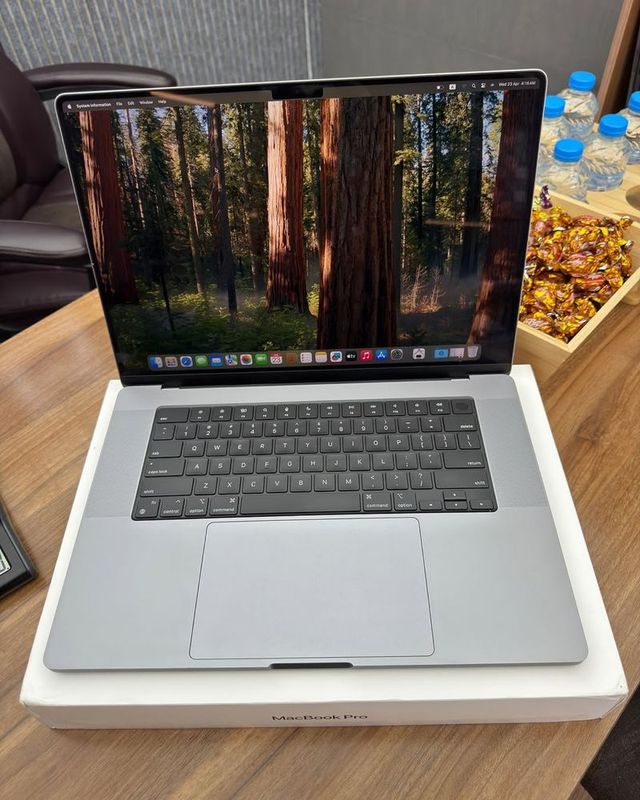 MacBook Pro M2 Pro 16inch 16/512GB 10cycle MacBook Pro M2 Pro 16inch 16/512GB 10cycle