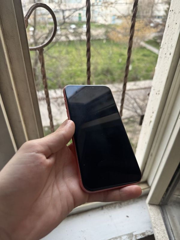 iPhone XR 256 tali sotiladi iPhone XR 256 tali sotiladi