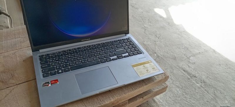 Asus vivobook 16GB 512 GB Asus vivobook 16GB 512 GB