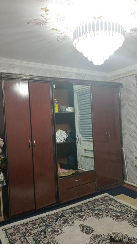 Диван Шкаф сатилады срочно арзан бахада берип жиберемен Диван Шкаф сатилады срочно арзан бахада берип жиберемен