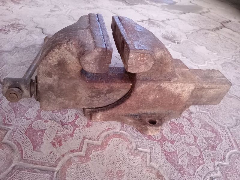 Тиски исканжа ссср Тиски исканжа ссср