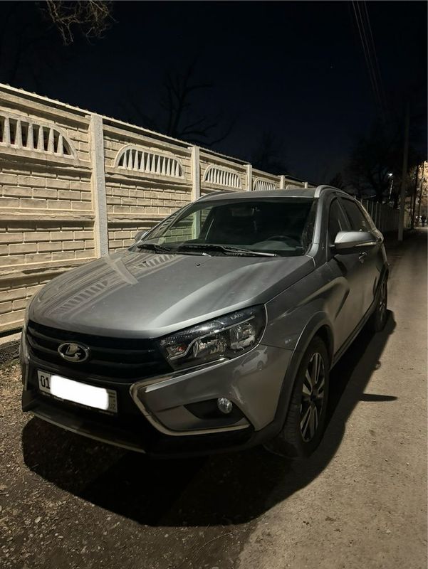 Продаю Lada Vesta cross 1.8 мотор Робот каробка 2020 год 56.000 ки