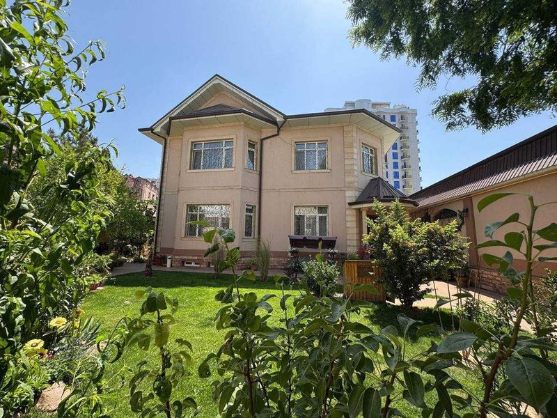 Мирабадский район ул. Катта Мирабад ДОМ 7,3 сотки 360м2 Мирабадский район ул. Катта Мирабад ДОМ 7,3 сотки 360м2