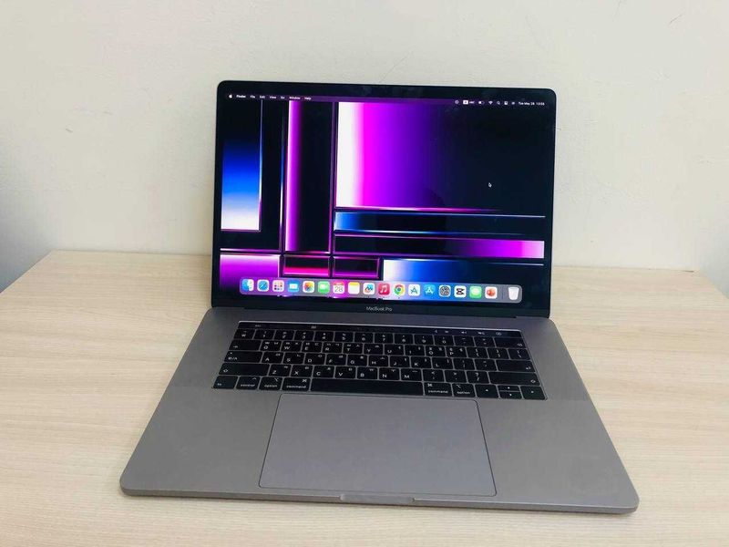 Termiz Macbook Pro 15 inch Srochni sotiladi