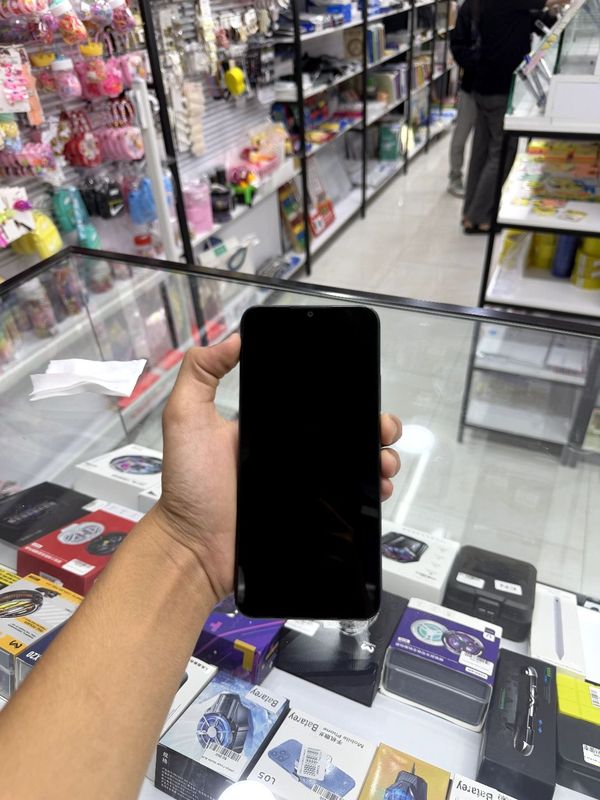 Realme c 30s 64/3 Realme c 30s 64/3