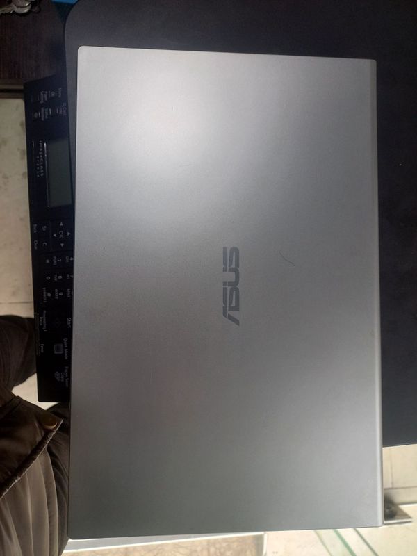 Netbookasus xolati yangi aybi yoq