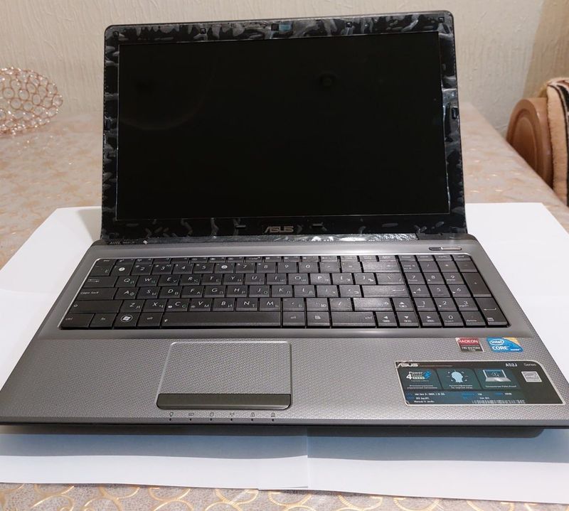 Ноутбук Asus A52J 2010